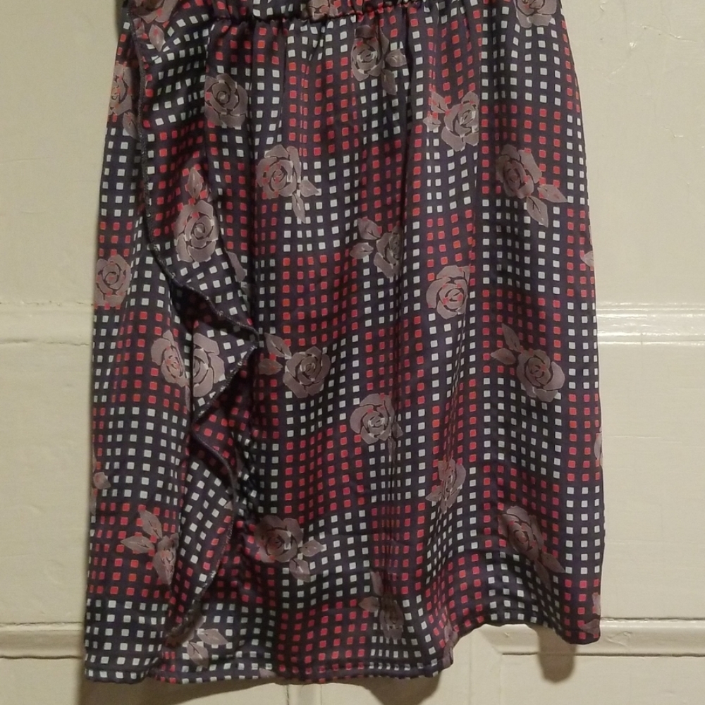 Soprano Roses/Squares Pattern Dress - Picture 7 of 7